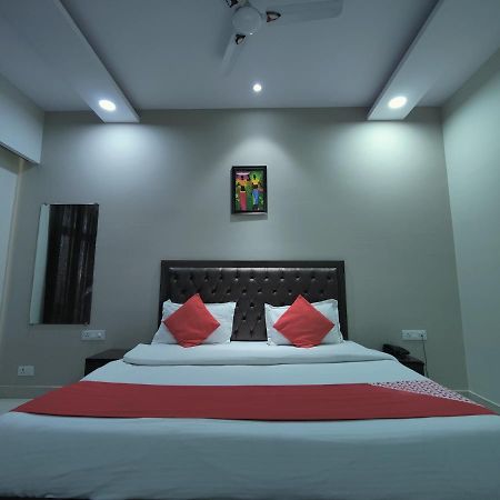 Hotel Kailash Mansarovar And Banquet Hall Bareilly Eksteriør bilde